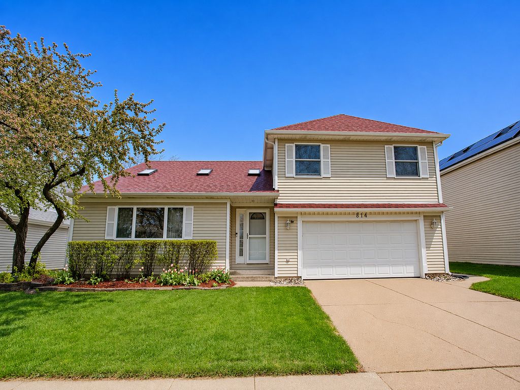 814 Dunhill Drive, Buffalo Grove, IL 60089