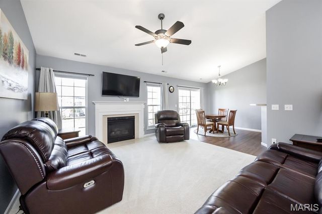 286 Fawn Oaks Lane, O'fallon, IL 62269