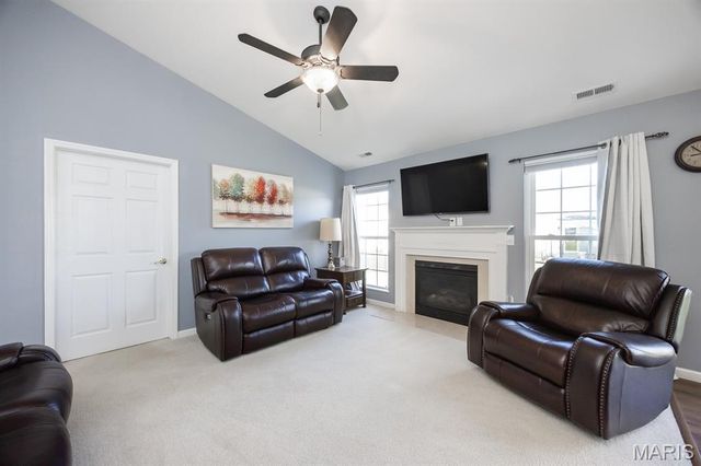 286 Fawn Oaks Lane, O'fallon, IL 62269