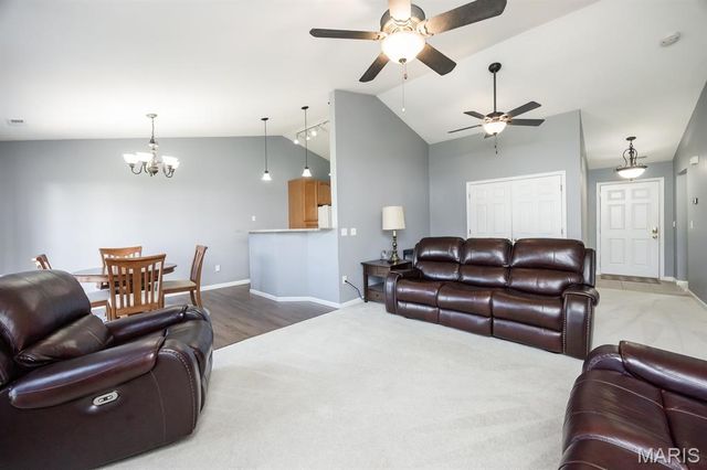 286 Fawn Oaks Lane, O'fallon, IL 62269