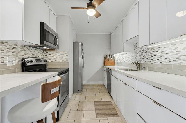 211 S Ocean Dr 205, Hollywood, FL 33019
