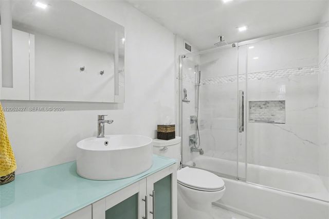 211 S Ocean Dr 205, Hollywood, FL 33019