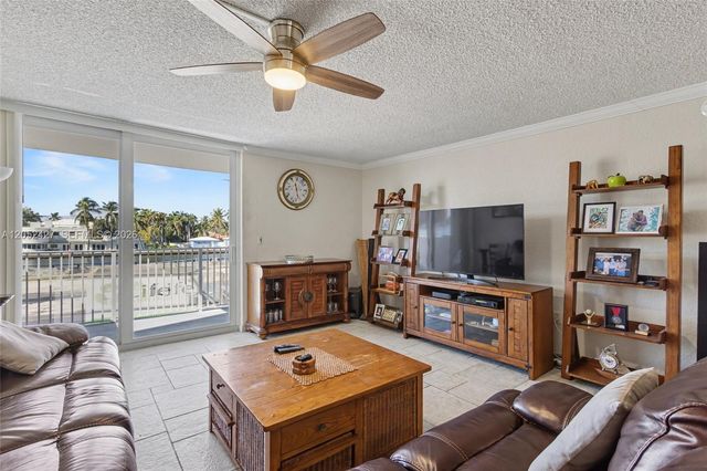 211 S Ocean Dr 205, Hollywood, FL 33019