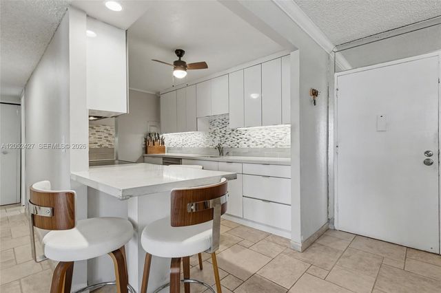211 S Ocean Dr 205, Hollywood, FL 33019