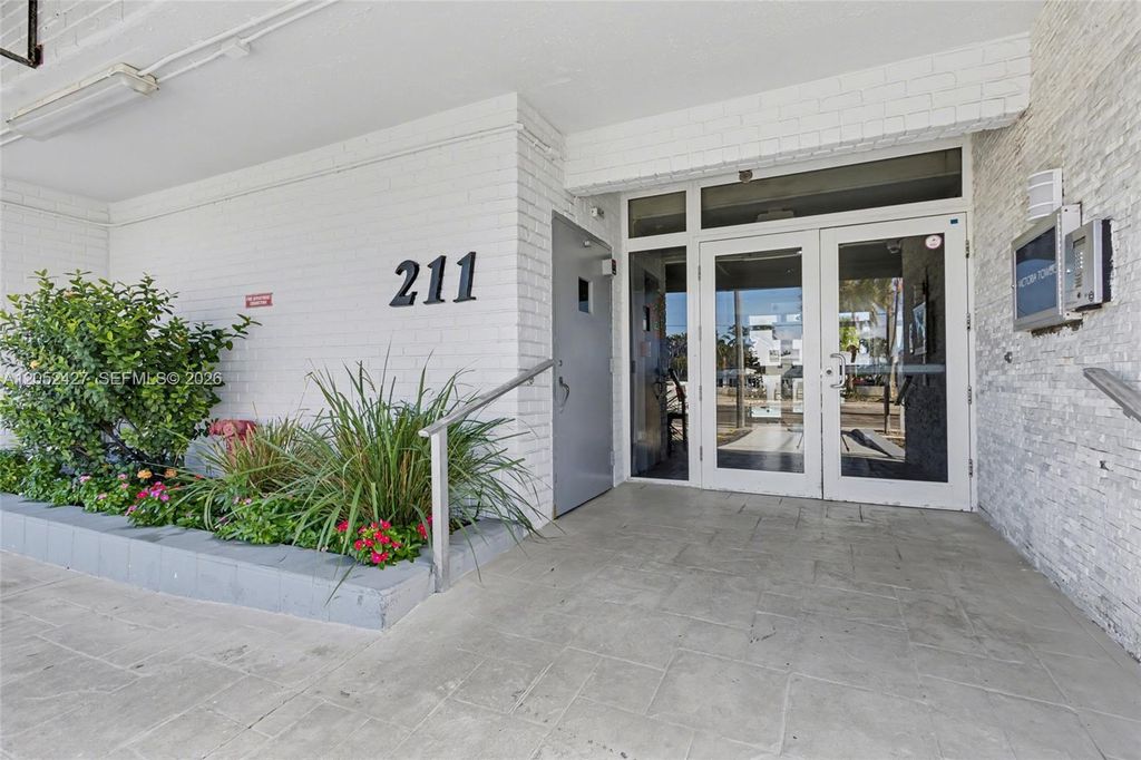 211 S Ocean Dr 205, Hollywood, FL 33019