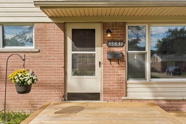 35831 Rewa Street, Clinton Township, MI 48035