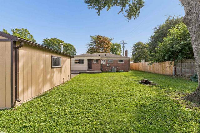 35831 Rewa Street, Clinton Township, MI 48035