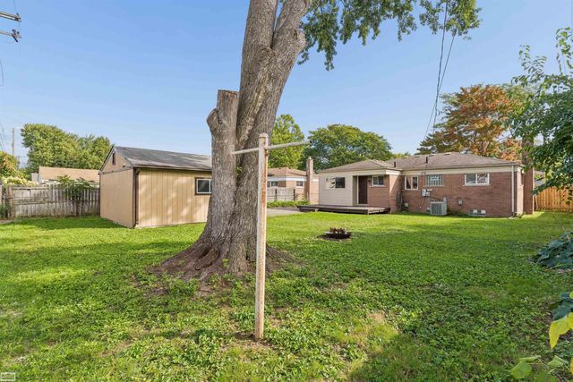 35831 Rewa Street, Clinton Township, MI 48035