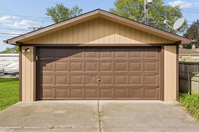 35831 Rewa Street, Clinton Township, MI 48035