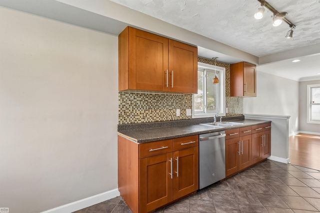 35831 Rewa Street, Clinton Township, MI 48035