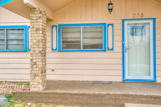 308 Sharp Avenue, Ballinger, TX 76821