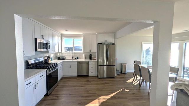 910 Skyline Drive, Daly City, CA 94015