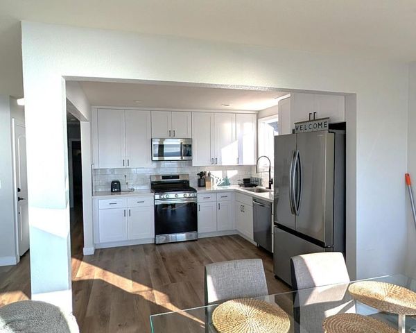 910 Skyline Drive, Daly City, CA 94015