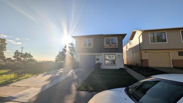 910 Skyline Drive, Daly City, CA 94015