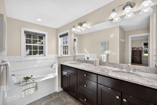 5 Cliffs Way, Harwich, MA 02645