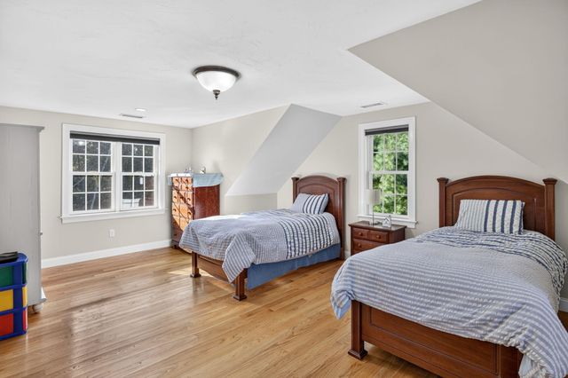 5 Cliffs Way, Harwich, MA 02645