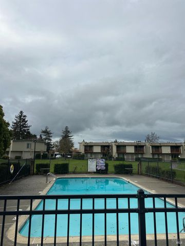 1090 Eleanor Ave, Rohnert Park, CA 94928