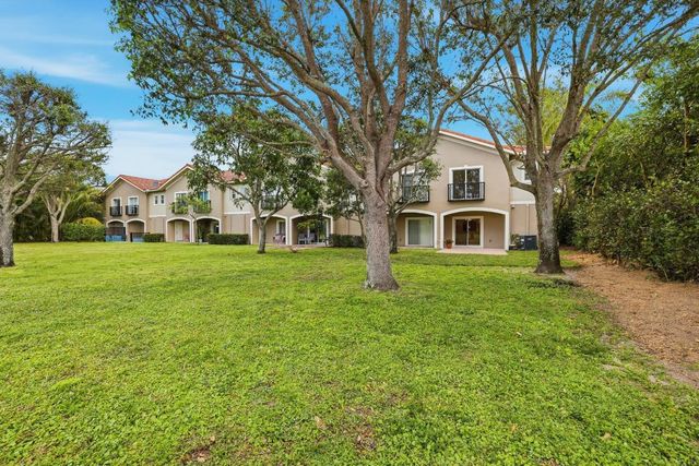 12740 Westhampton Circle, Wellington, FL 33414