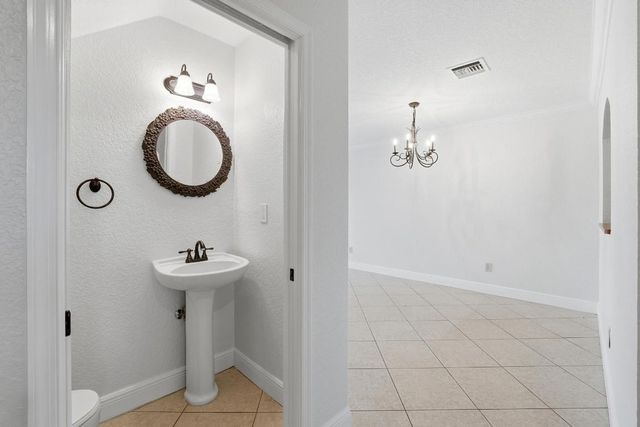 12740 Westhampton Circle, Wellington, FL 33414