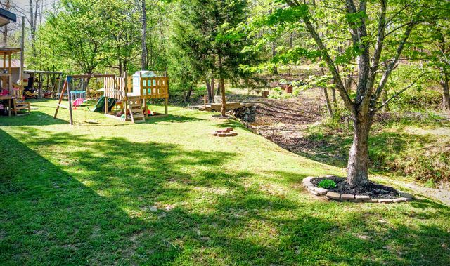 2750 S Main St, Tennessee Ridge, TN 37178
