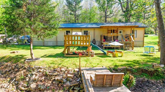 2750 S Main St, Tennessee Ridge, TN 37178