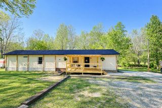 2750 S Main St, Tennessee Ridge, TN 37178
