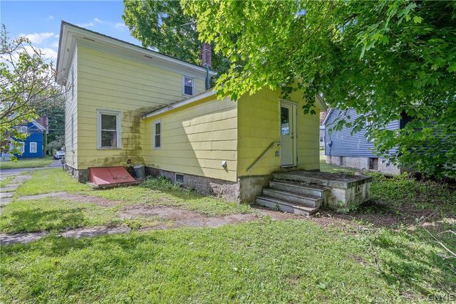 27 Ellen Street, Oswego, NY 13126