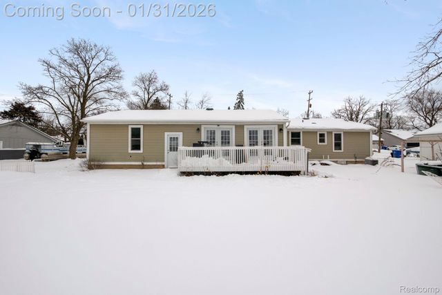 1298 S Cass Lake Road, Waterford Charter Township, MI 48328
