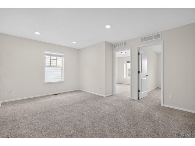 6050 N Netherland Ct, Aurora, CO 80019