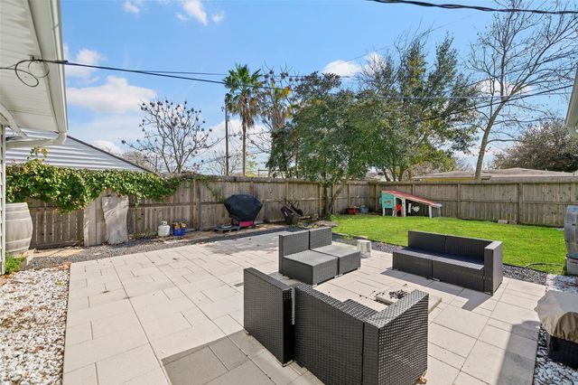 113 Tarpon Avenue, Galveston, TX 77550