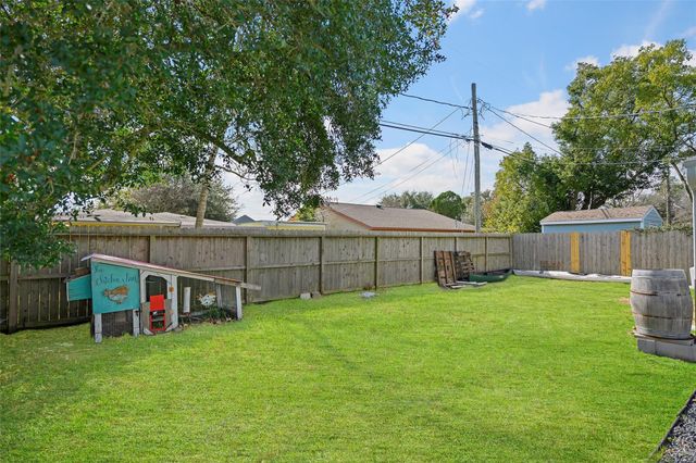 113 Tarpon Avenue, Galveston, TX 77550