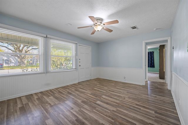 113 Tarpon Avenue, Galveston, TX 77550