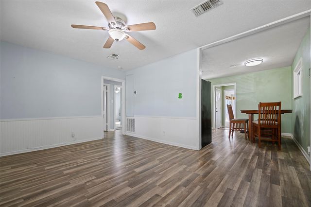 113 Tarpon Avenue, Galveston, TX 77550