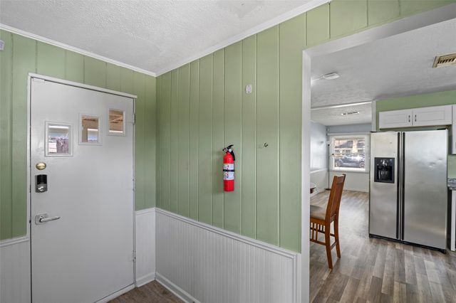 113 Tarpon Avenue, Galveston, TX 77550