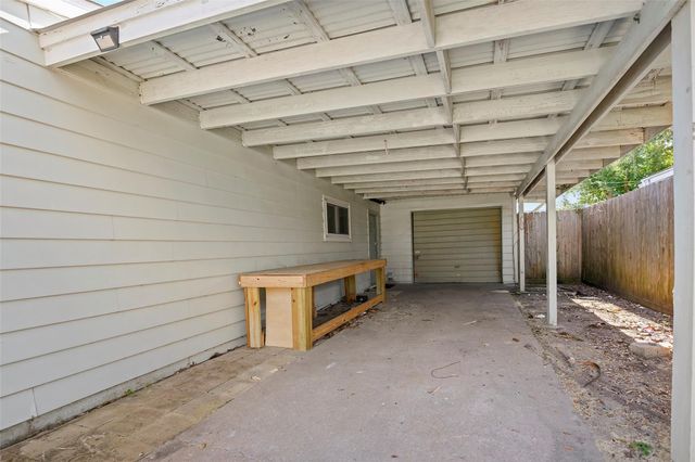 113 Tarpon Avenue, Galveston, TX 77550