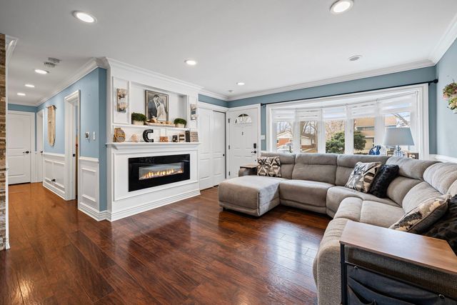 625 MORTON Street, Hoffman Estates, IL 60169