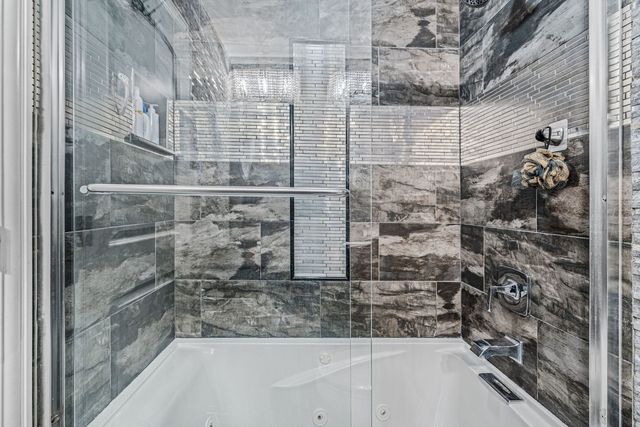 625 MORTON Street, Hoffman Estates, IL 60169