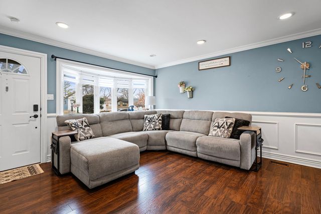 625 MORTON Street, Hoffman Estates, IL 60169