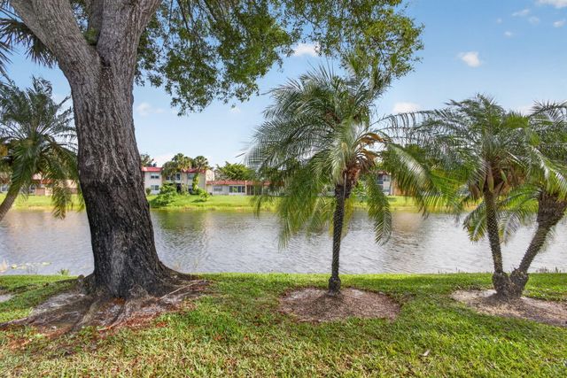 127 Lake Gloria Drive, West Palm Beach, FL 33411