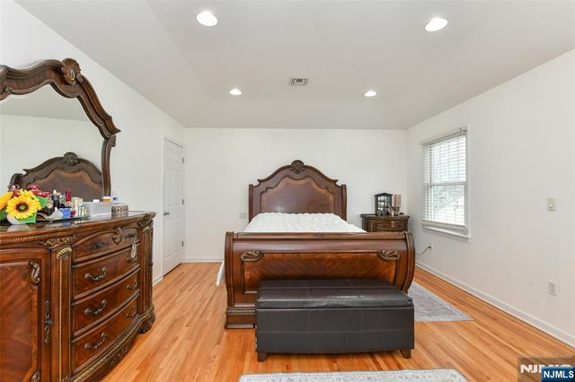 1 Lincoln Place, Moonachie, NJ 07074