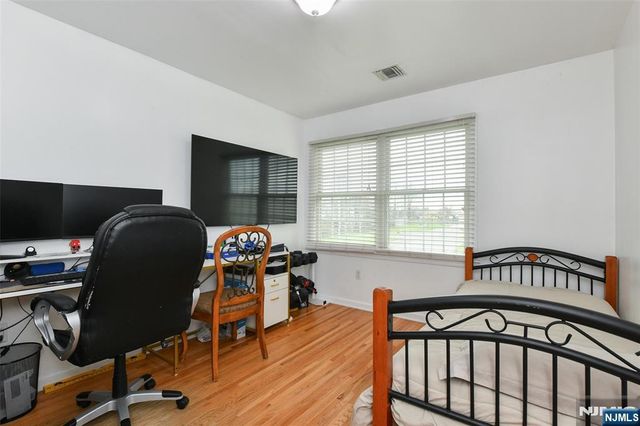 1 Lincoln Place, Moonachie, NJ 07074