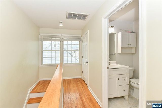 1 Lincoln Place, Moonachie, NJ 07074