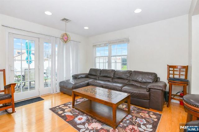 1 Lincoln Place, Moonachie, NJ 07074