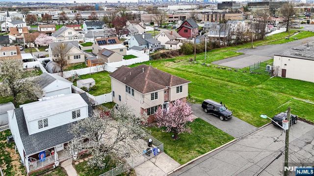 1 Lincoln Place, Moonachie, NJ 07074