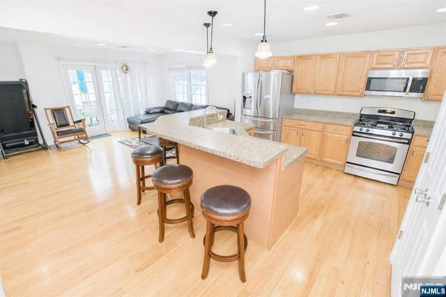 1 Lincoln Place, Moonachie, NJ 07074