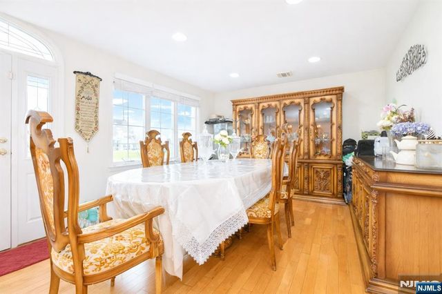 1 Lincoln Place, Moonachie, NJ 07074