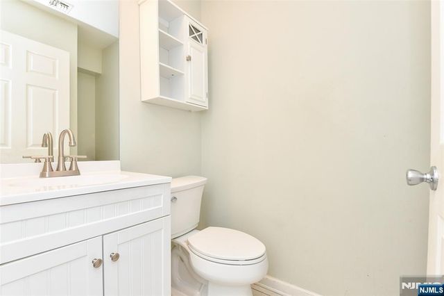 1 Lincoln Place, Moonachie, NJ 07074