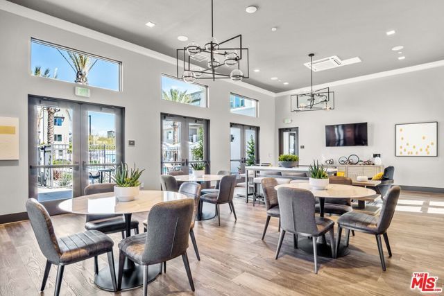 713 Daniel Freeman Circle, Inglewood, CA 90301