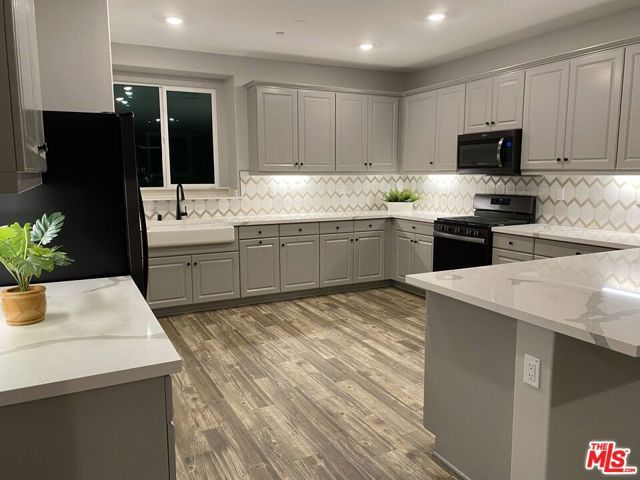 713 Daniel Freeman Circle, Inglewood, CA 90301