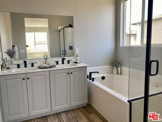 713 Daniel Freeman Circle, Inglewood, CA 90301